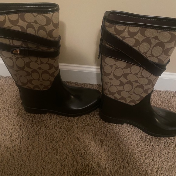Coach rain boots . Slightly worn. Great condition still! - Picture 2 of 5